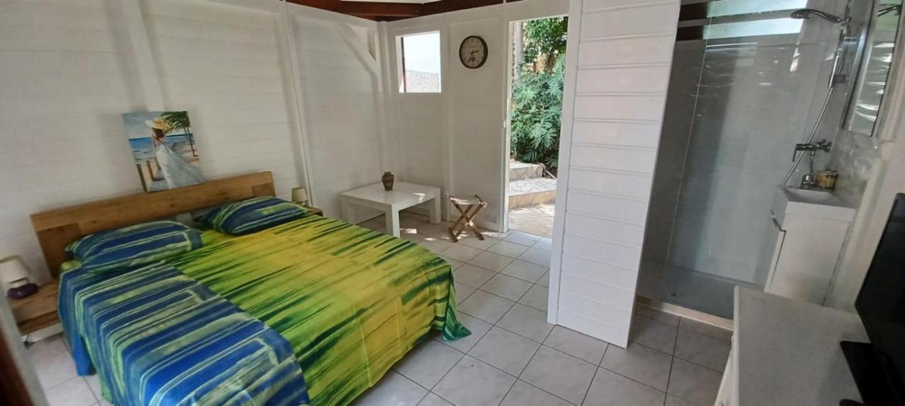 Gite Mamour - Charmant Petit Bungalow A Decouvrir Baillif Extérieur photo