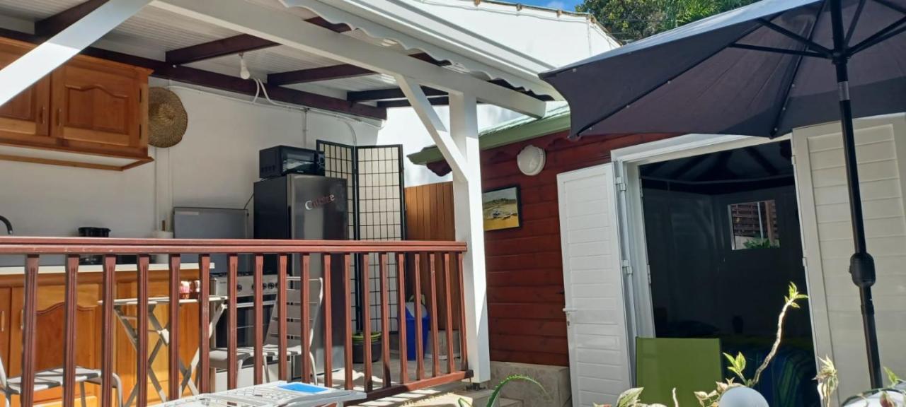 Gite Mamour - Charmant Petit Bungalow A Decouvrir Baillif Extérieur photo